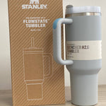 Termo Stanley ® CONSERVA frio o calor.