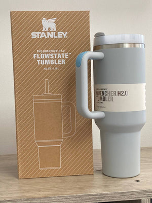 Termo Stanley ® CONSERVA frio o calor.