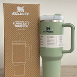 Termo Stanley ® CONSERVA frio o calor.